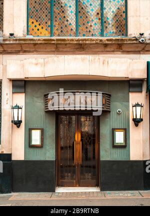 The Ivy Restaurant, West Street, London, Großbritannien. Das erste Mal wurde von Abel Giandellini im Jahr 1917 als Café eröffnet. Jetzt ein beliebter Veranstaltungsort für Berühmtheiten zum Essen Stockfoto