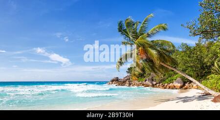 Seychellen Anse Georgette Strand Praslin Insel Palmen Panoramablick Ferienparadies Meer Wasser Stockfoto