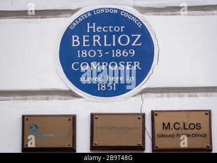 BLAUE PLAKETTE IN LONDON ENGLISCHES ERBE HECTOR BERLIOZ 58 QUEEN ANNE STREET MARYLEBONE Stockfoto