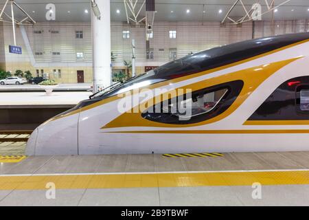 Tianjin, China - 29. September 2019: Hochgeschwindigkeitszug Fuxing Schnellbahn Tianjin Station in China. Stockfoto