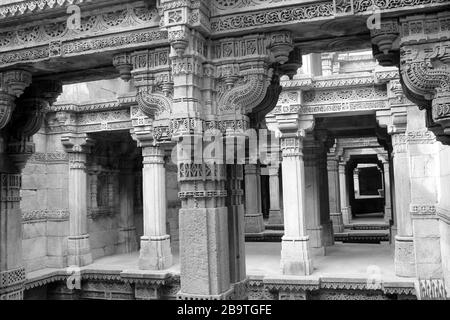 Adalaj Stepwell oder Rudabai Stepwell im Dorf Adalaj, in der Nähe der Stadt Ahmedabad, Gujarat, Indien Stockfoto