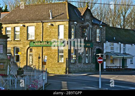 Das öffentliche Haus Chatterton Arms im Zentrum von Pencoed (früher "Railway Inn") stammt aus dem Jahr 1897. Stockfoto