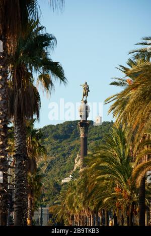 Eine Statue, die Christoph Kolumbus im Stadtzentrum von Barcelona, Spanien, gewidmet ist. Das Denkmal wurde im Jahre 1888 eröffnet und von Gaietà Buïgas geschaffen Stockfoto