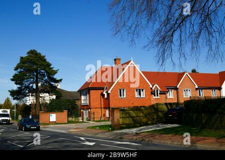 Fountains Lodge Care Home im Besitz von BUPA auf dem Gelände der ehemaligen Birchwood Garage, Southborough, Kent, England Stockfoto