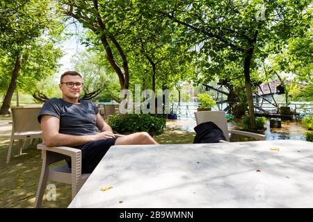 Tourist im wunderschönen Manavgat Selalesi Falls in der Türkei, Antalya. Naturpark. Stockfoto