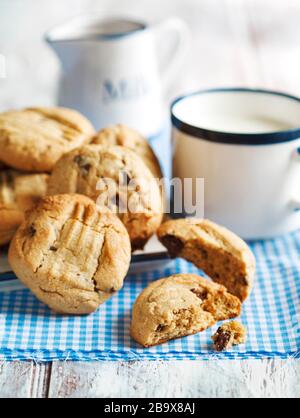 Peanut Butter Cookies mit Schokoladenstückchen Stockfoto