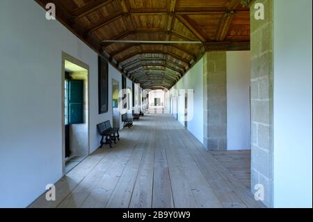 St. Martin von Tibaes Kloster, Korridor und Holzdecke, Braga, Minho, Portugal Stockfoto