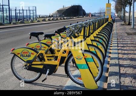 Helsinki, Finnland. März 2020. HSL City Bike Saison in Helsinki und Espoo wurde vorgezogen, um die Risiken von Covid-19 im öffentlichen Verkehr zu reduzieren. Stockfoto