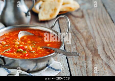 Marokkanischen Suppe mit Kichererbsen Stockfoto