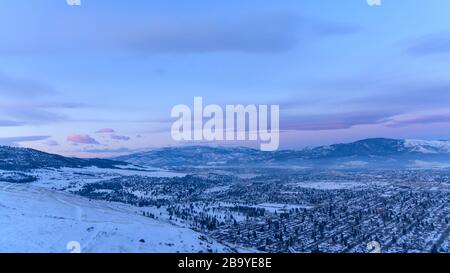 Sonnenaufgang vom Mount Sentinel in Missoula Montana, Februar 2020. Stockfoto