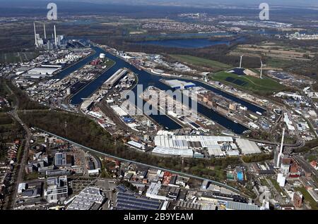 Karlsruhe, Deutschland. März 2020. Luftbild aus einem Flugzeug vom Rheinhafen Karlsruhe. Credit: Uli Deck / dpa / Alamy Live News Stockfoto