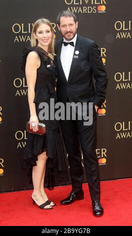 APR 08, 2018 - London, England, Großbritannien - The Olivier Awards with Mastercard, Royal Albert Hall Photo Shows: Laura Wade (L) und Bertie Carvel Stockfoto