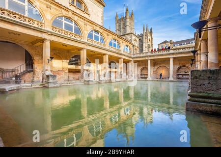 Die römischen Bäder in Bath England UK an einem sonnigen Tag Stockfoto