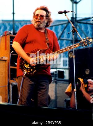 The Grateful Dead, Jerry Garcia Performance At Rich Stadium, Buffalo, New York 07-04-1986 Foto Von Michael Brito Stockfoto