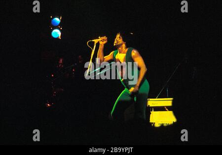 James Brown, der Gott Vater der Seele, trat 1973 auf der Bühne des Rainbow Theatre London auf Stockfoto