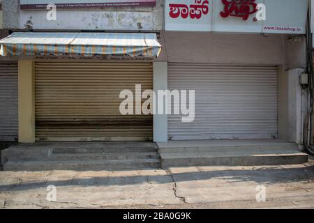 Geschlossene Geschäfte während der Schließung des Covid 19 in bengaluru Stockfoto