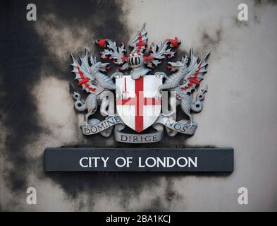 City of London Crest on Soulty Wall, London, England, Großbritannien Stockfoto