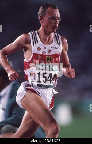 firo: 1996 Sport, Olympics, Summer Olympics, Olympics, Olympic Games Olympics, Atlanta, 96, 1996, Archive pictures, LA, Athletics, men, men, men, 5000 Meter run Stephane Franke, half figure, died 2011. Nutzung weltweit Stockfoto