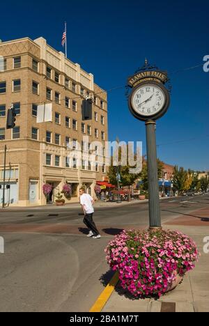 Straßenuhr an der Main Street in Klamath Falls, Oregon, USA Stockfoto