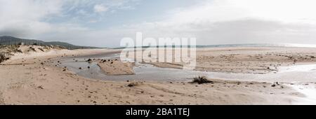 Panoramablick auf den Strand von Bolonia in Spanien Stockfoto