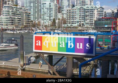 Vancouver, Kanada - 29. Februar 2020: Farbenfrohes Zeichen der Aquabus-Station auf Granville Island in Vancouver Stockfoto