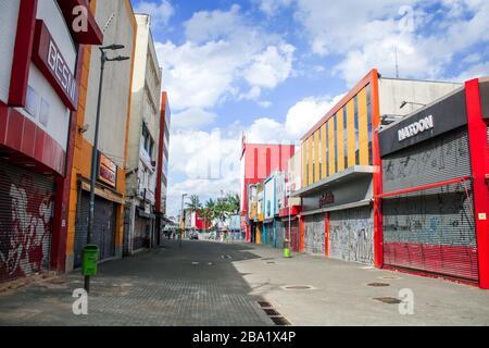 Guarulhos, Sao Paulo, Brasilien. März 2020. (INT) COVID-19-Bewegung in Guarulhos. März 2020, Guarulhos, Sao Paulo, Brasilien:.Bewegung der Menschen auf den Straßen Guarulhos, Sao Paulo inmitten der Pandemie von Coronavirus.Credit:Fepesil/Thenews2 Credit: Fepesil/TheNEWS2/ZUMA Wire/Alamy Live News Stockfoto