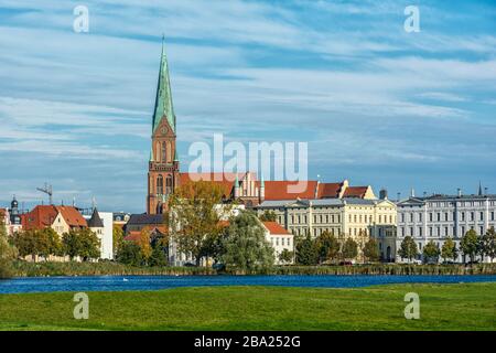 Der Schweriner Dom in der Landeshauptstadt Stockfoto