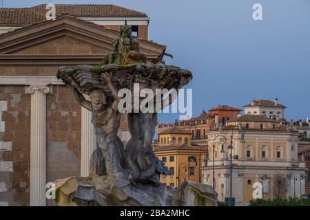 Italien, Rom, Brunnen der Tritonen. Stockfoto