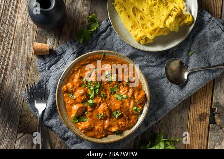 Hausgemachtes Huhn Tikka Masala mit Cilantro und Sauce Stockfoto