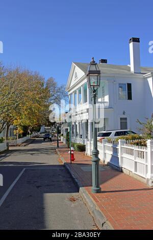 Wohnungen entlang N Water St, Edgartown, Martha's Vineyard, Massachusetts, USA Stockfoto