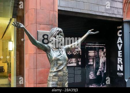 Cilla Black Statue auf die Mathew Street in Liverpool Stockfoto