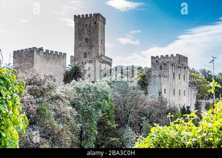 Das Schloss Pepoli heißt auch castello del Balio aus der sarazenzeit in der Altstadt von Erice auf Sizilien Stockfoto