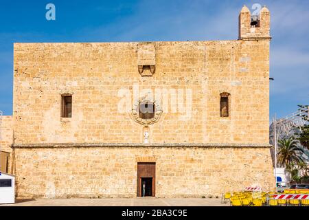 Alte Kirche im sizilianischen Dorf San Vito Lo Capo Stockfoto