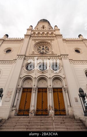 Die alte Synagoge in Kecskemet, Ungarn. Stockfoto