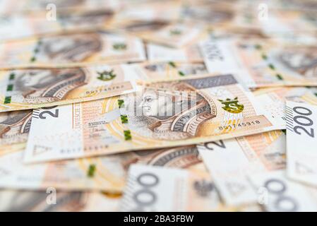 Hintergrund von der Vorderseite der polnischen 200 PLN-Banknote, Hintergrund für Finanzen und Wirtschaft. Stockfoto