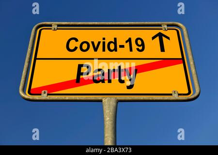 Digital Composing, Symbolbild, Ortsnamenschild, Party, Coronavirus, Sars-CoV-2, Covid-19, Deutschland Stockfoto