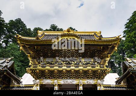 Das wunderschön dekorierte Yomeimon-Tor am Toshogu-Schrein, Nikko, Japan Stockfoto