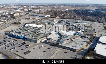 März 2020, London Ontario Kanada. Busy Mall wegen COVID19/Coronavirus geschlossen. Londons geschäftigstes Einkaufszentrum White Oaks Mall ist wegen COVID-19/Coronavirus geschlossen Stockfoto