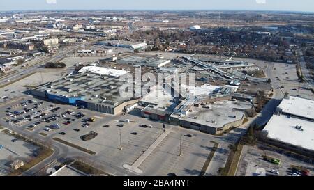 März 2020, London Ontario Kanada. Busy Mall wegen COVID19/Coronavirus geschlossen. Londons geschäftigstes Einkaufszentrum White Oaks Mall ist wegen COVID-19/Coronavirus geschlossen Stockfoto