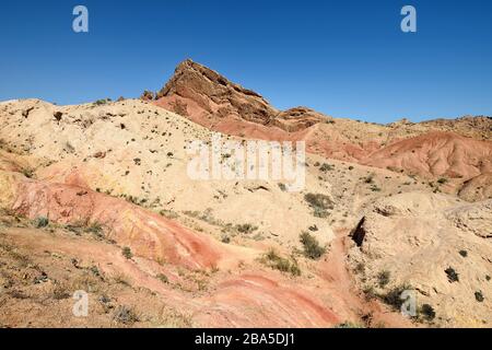 Kirgisistan, buntes Tal Canyon (Skazka Canyon) am Südufer des Issyk-kul Sees Stockfoto