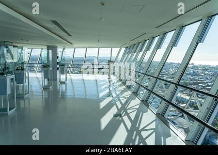 Die Aussichtsplattform des Goryokaku Tower bietet einen kompletten Blick auf den Park, das wunderschöne sternförmige Fort. Hakodate City, Hokkaido, Japan Stockfoto