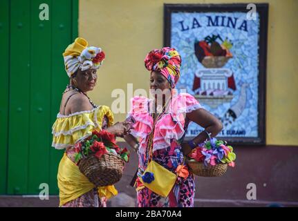 Bunte señoras, alte Havanna, Kuba Stockfoto