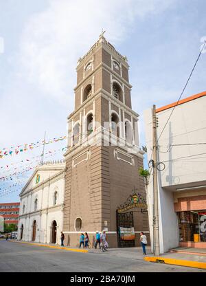 Ciudad Victoria, Tamaulipas, Mexiko - 2. Juli 2019: Kirche auf der Plaza Hidalgo, Basilika de Nuestra Señora del Refugio Stockfoto