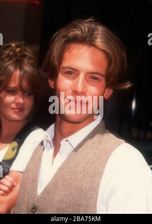 Culver City, Kalifornien, USA 13. August 1995 der Schauspieler Christian Oliver besucht am 13. August 1995 die Premiere von Columbia Pictures "The Baby-Sitters Club" in den Mann Culver Theatern in Culver City, Kalifornien, USA. Foto von Barry King/Alamy Stock Photo Stockfoto