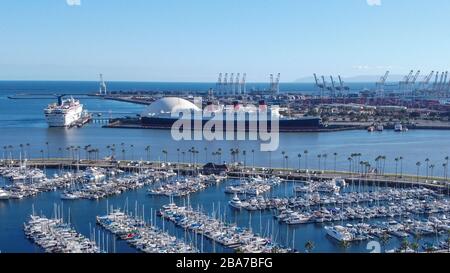 Allgemeine Luftaufnahme der Queen Mary am Long Beach Cruise Terminal, Montag, 23. März 2020, in Long Beach, Kalifornien (Foto von IOS/Espa-Images) Stockfoto