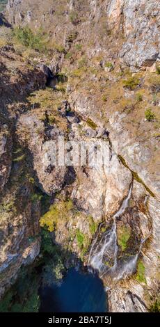 Ein Luftbild von Tessas Pool im Chimanimani-Nationalpark in Simbabwe. Stockfoto