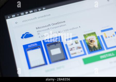 Ryazan, Russland - 19. April 2018 - Microsoft OneDrive Symbol auf der Liste der mobilen Apps. Stockfoto