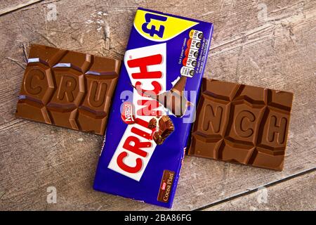Nestle Crunch Milk Chocolate Bar Stockfoto