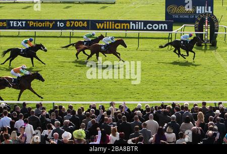 Jack Dexter, der von Graham Lee geritten wurde, gewinnt den William Hill Ayr Bronze Cup Handicap-Einsatz Stockfoto