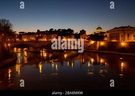 Angelobrücke (Ponte Sant'Angelo) in Rom, Italien Stockfoto